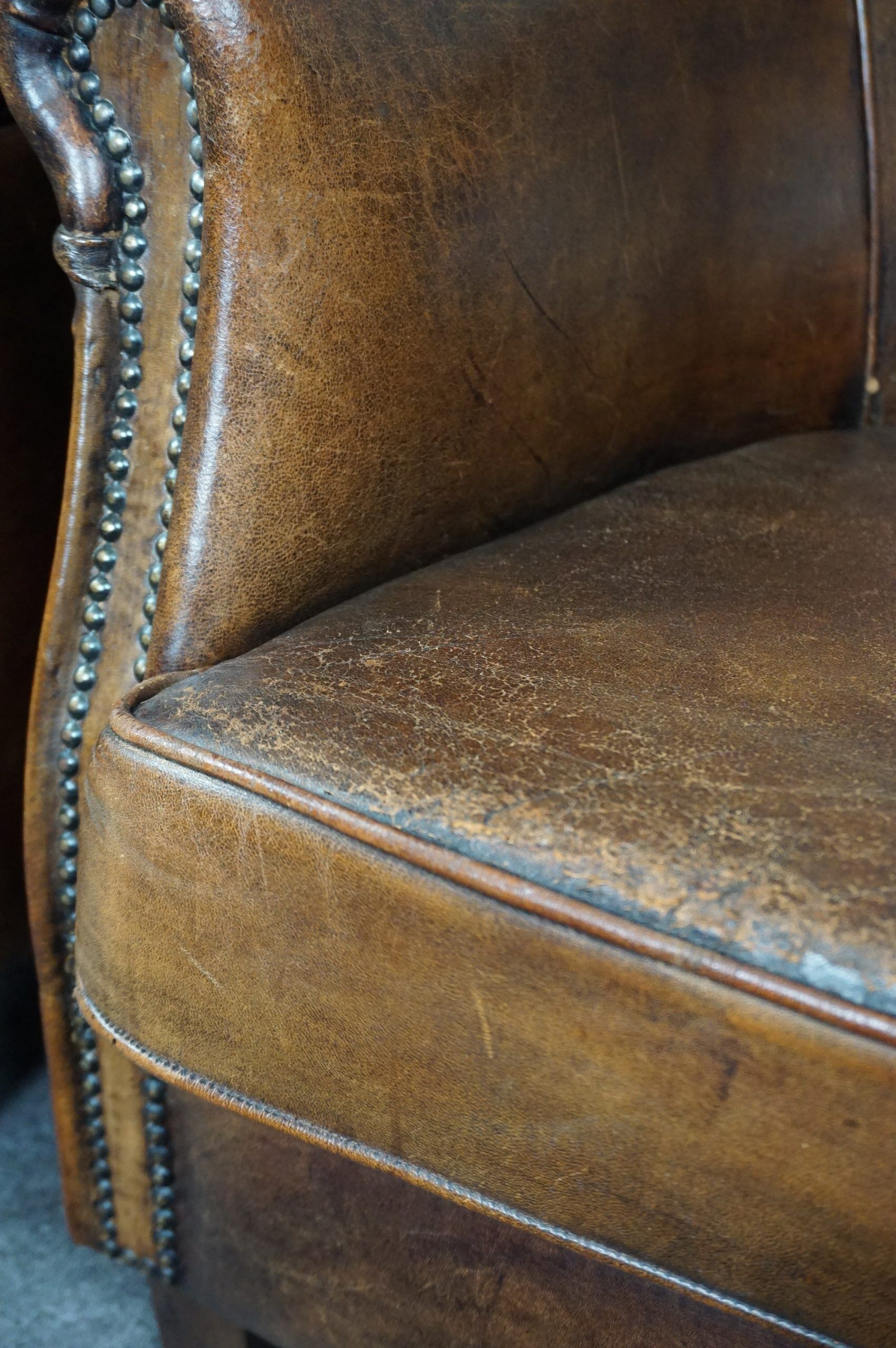 Set of 2 club armchairs in sheep leather