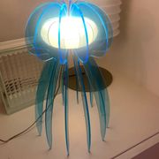 Lampe en plexiglas ou plexi vintage en forme de méduse