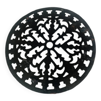 Cast iron trivet