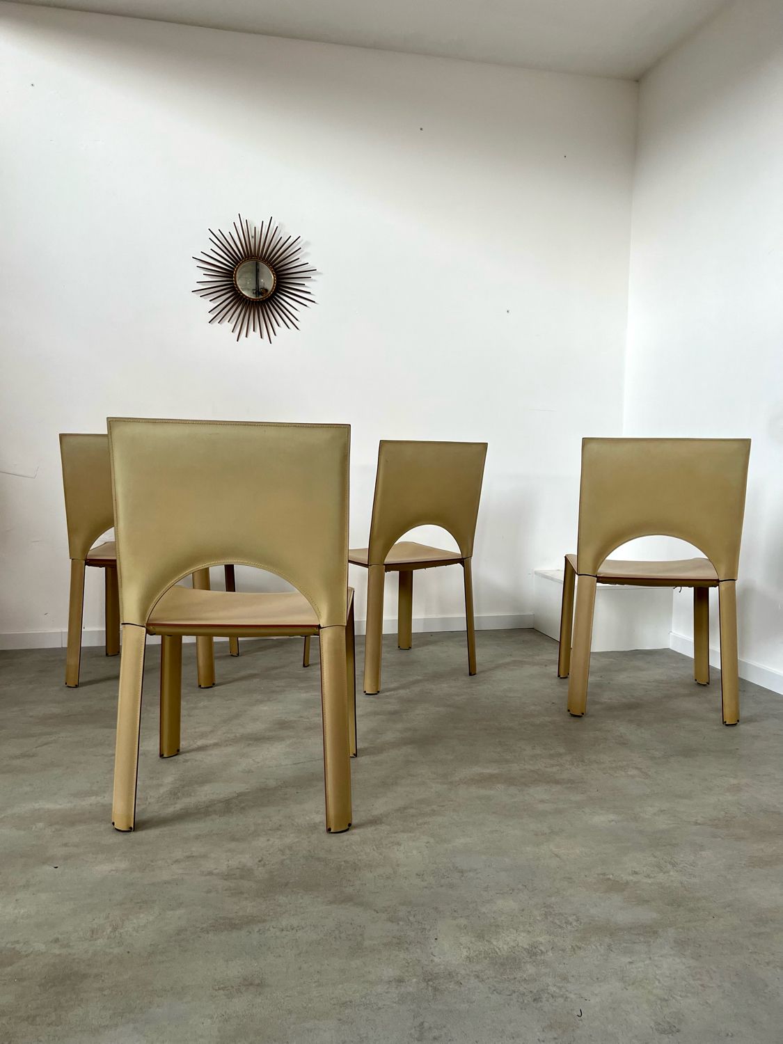 Lot 4 chairs all leather cream design 70s/80s Italy vintage