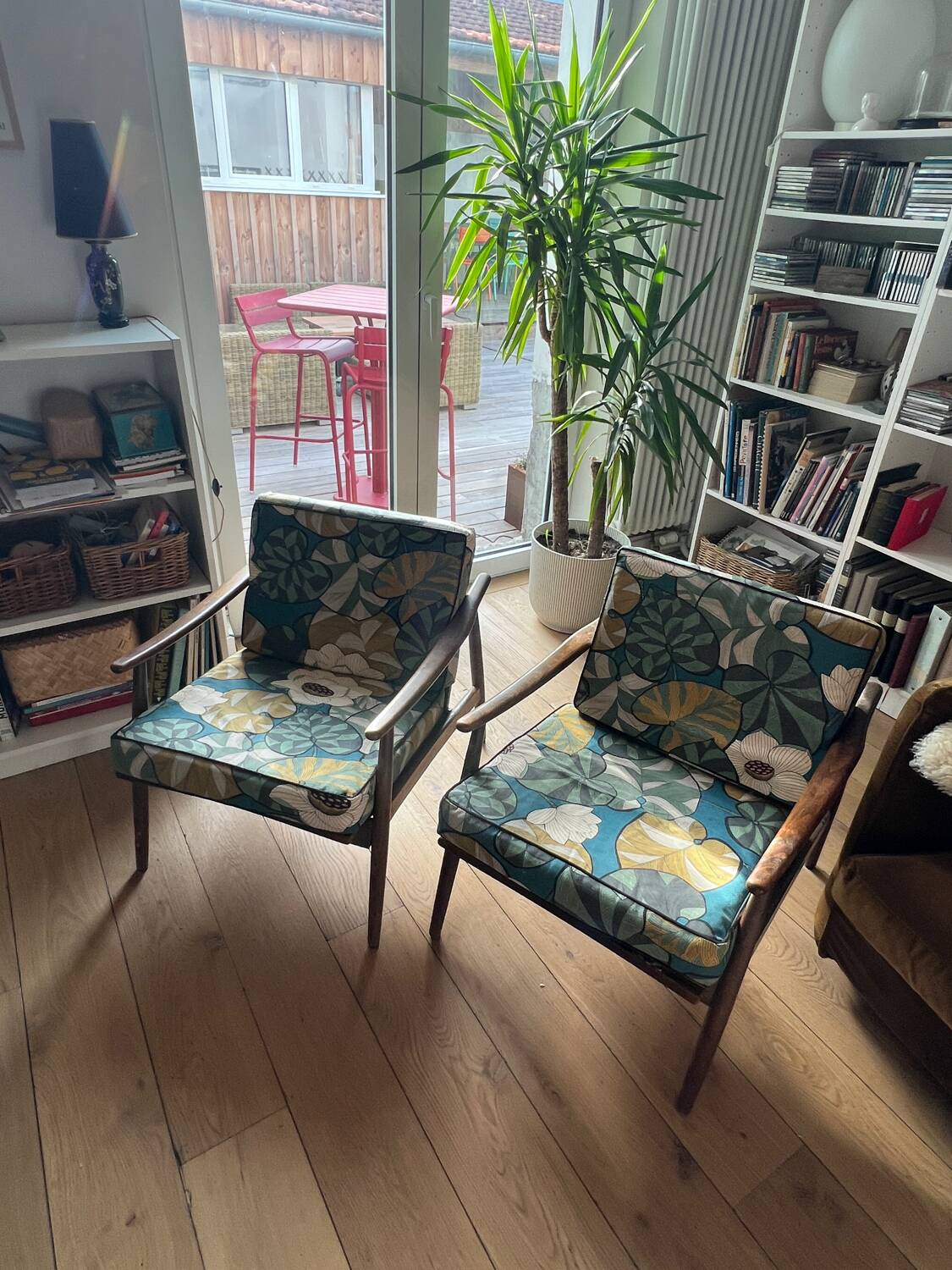 Set of 2 vintage Scandinavian boomerang style armchairs