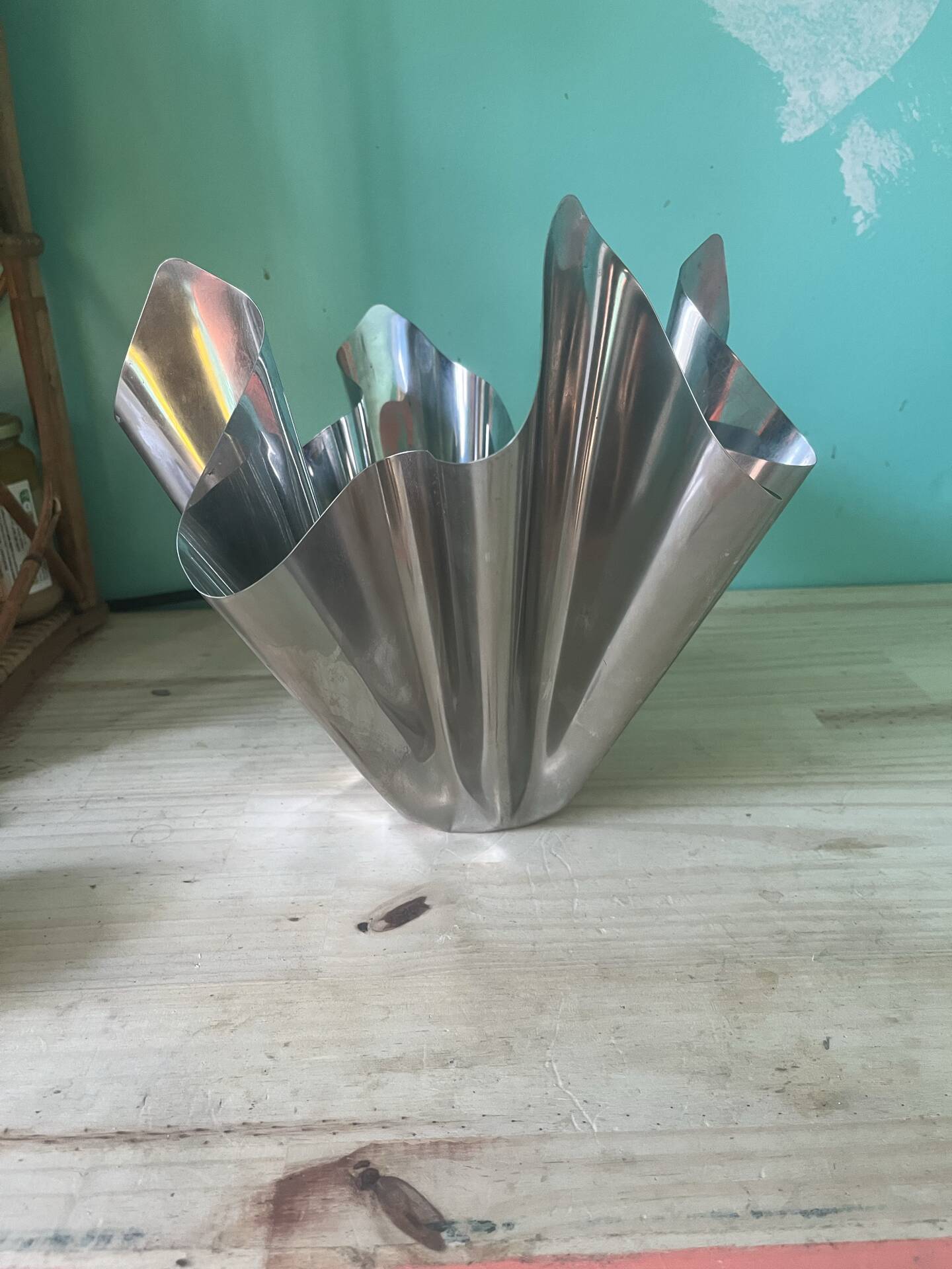 Dutch design tulip vase Martin Brühl The Edge