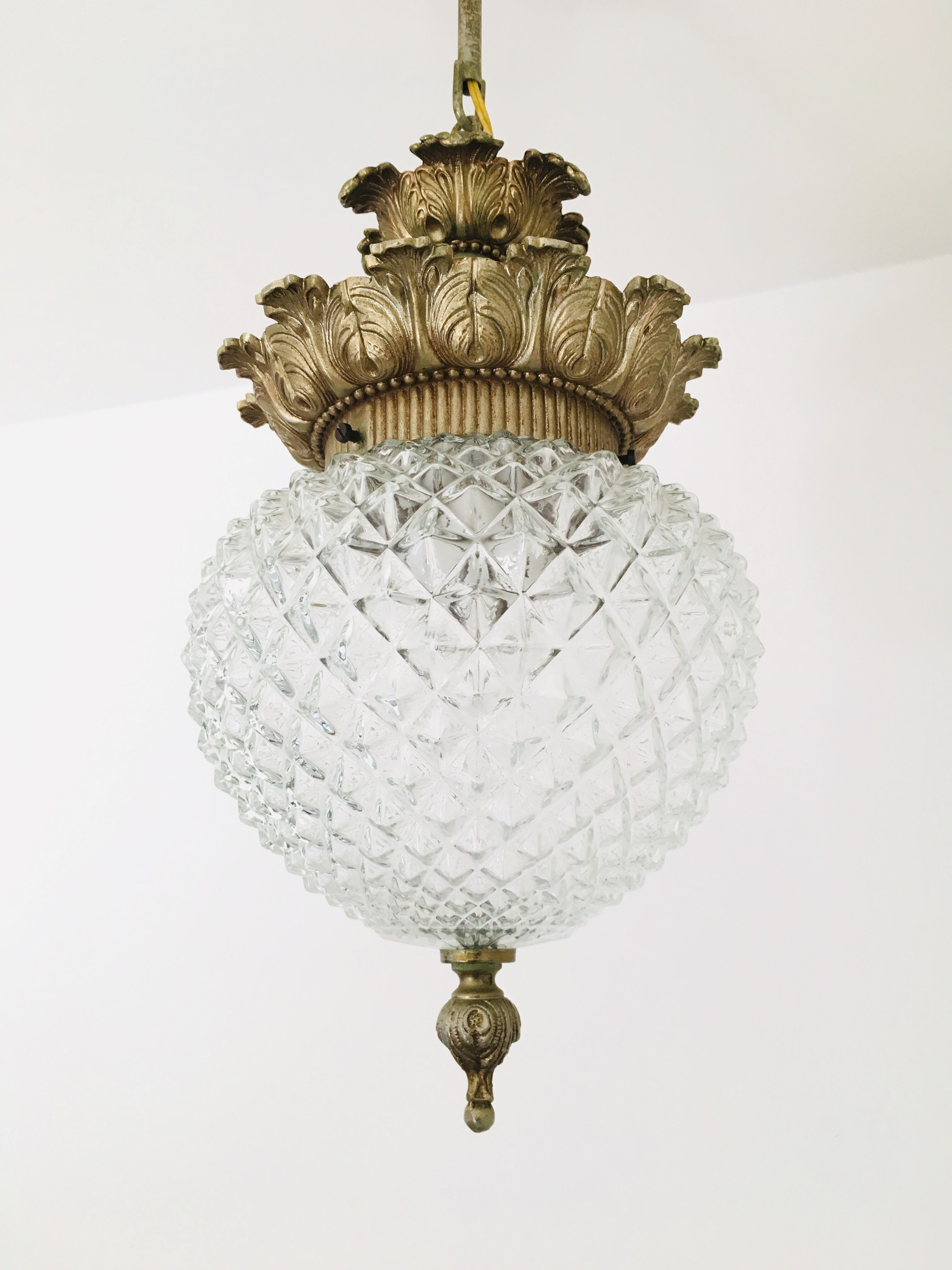 Brass globe suspension