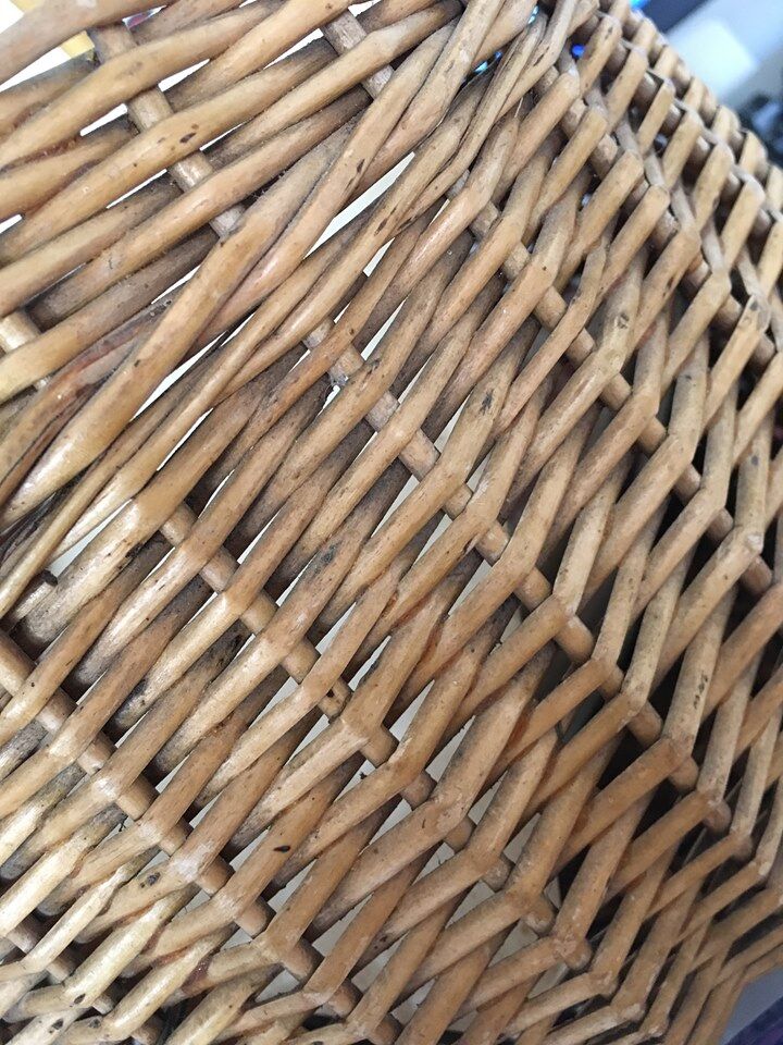 Round wicker basket
