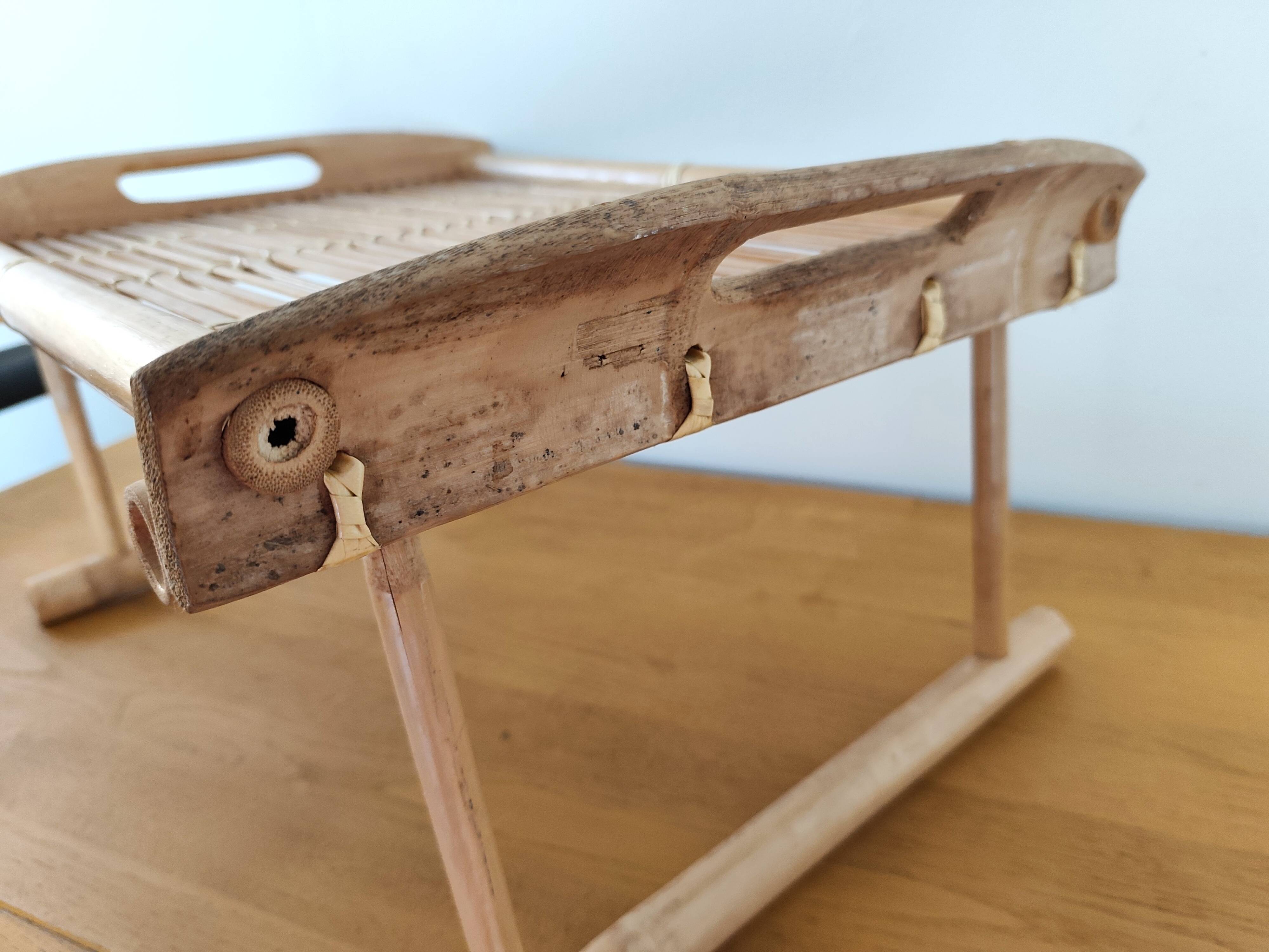 Folding bed tray