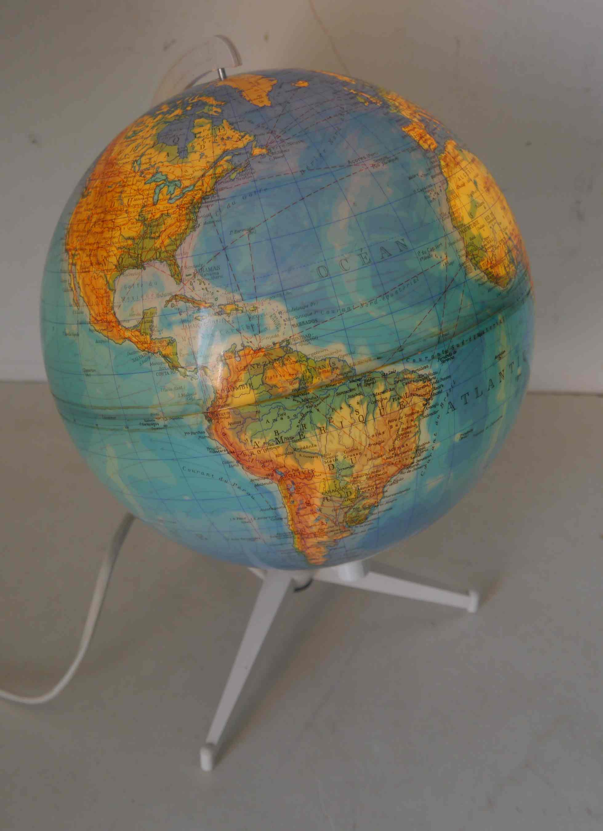 Ancien globe terrestre tripode  en Duplex années 70's