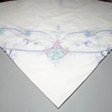 Multicolored embroidered round sheet