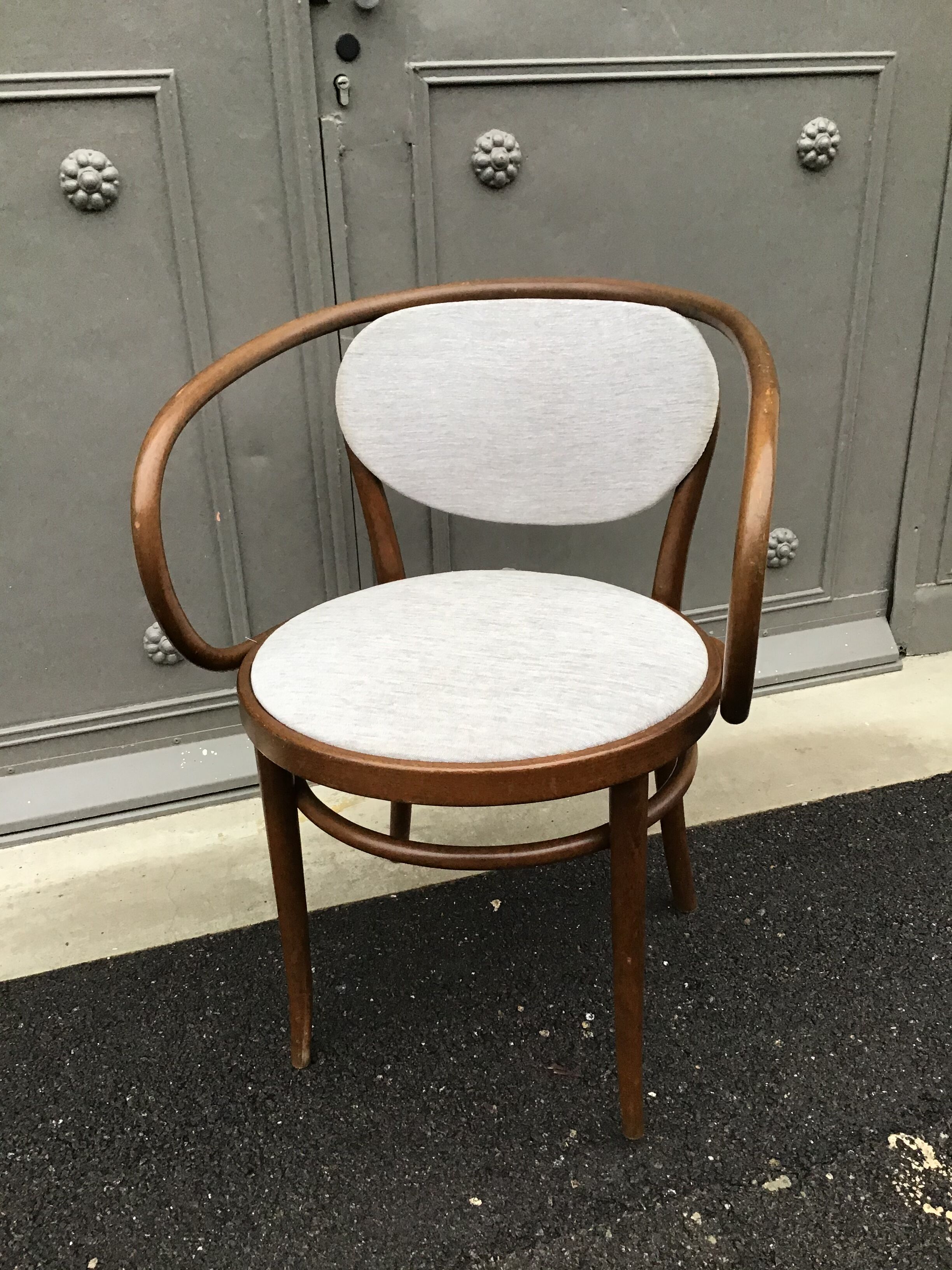 Tuna chair B9 Le Corbusier curved wood