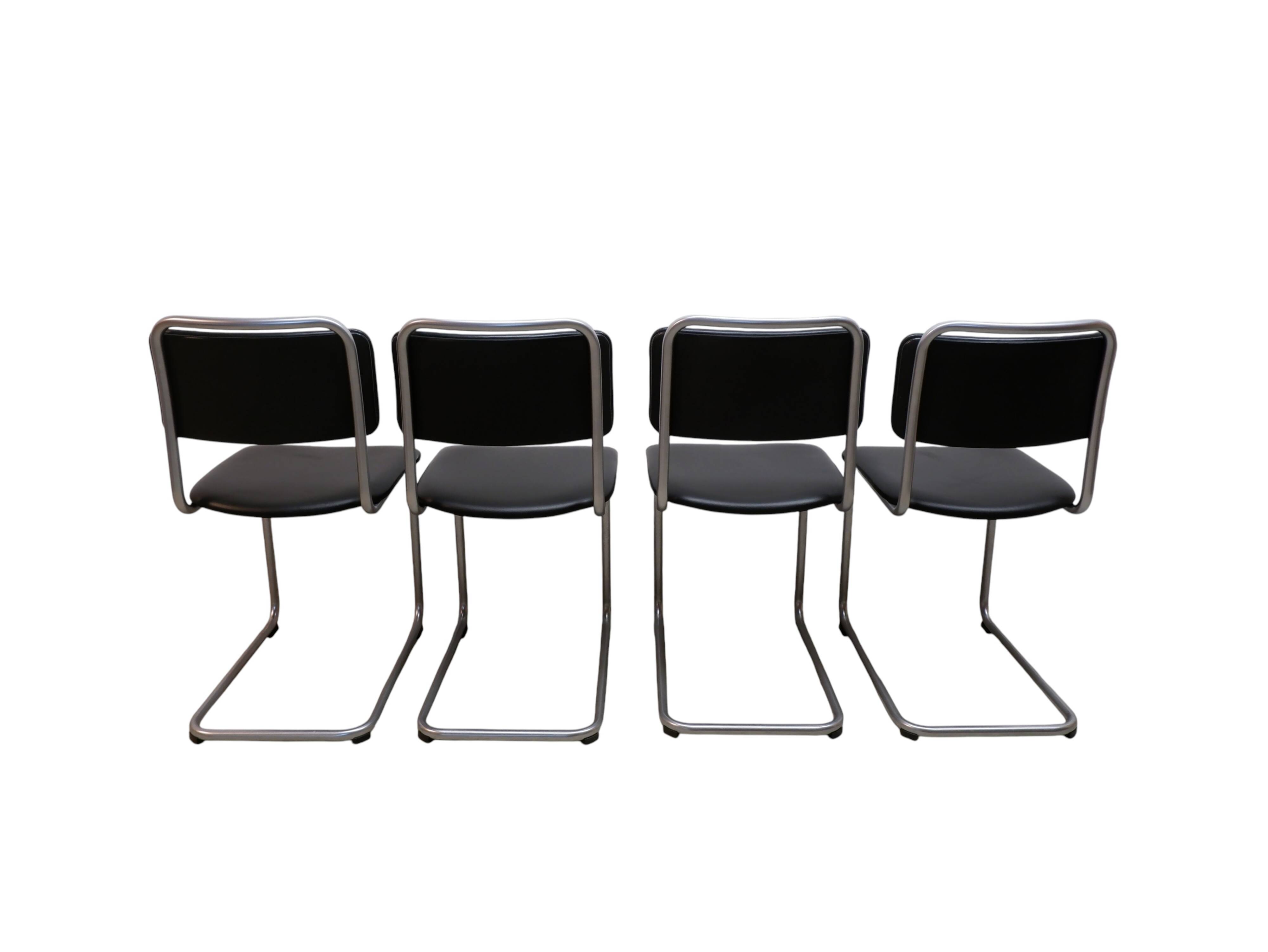 Ensemble de 4 chaises de salle à manger Gispen 101