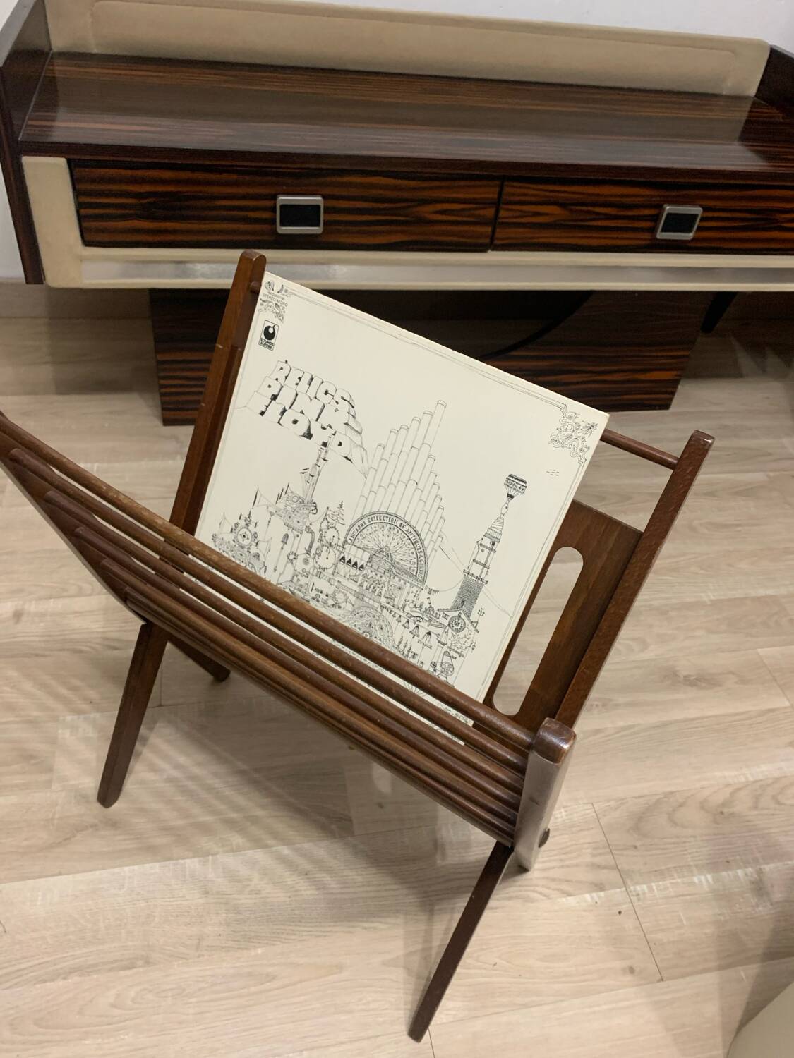 Cees Braakmann magazine rack for Pastoe