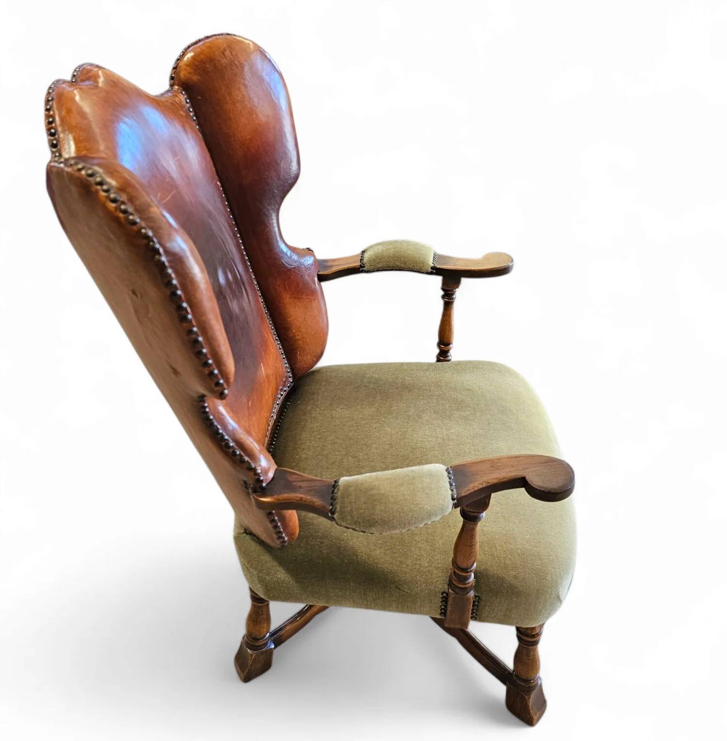 Rare leather and oak wing chair designed by Theo Ruth for Artifort / f 297 from 1949
