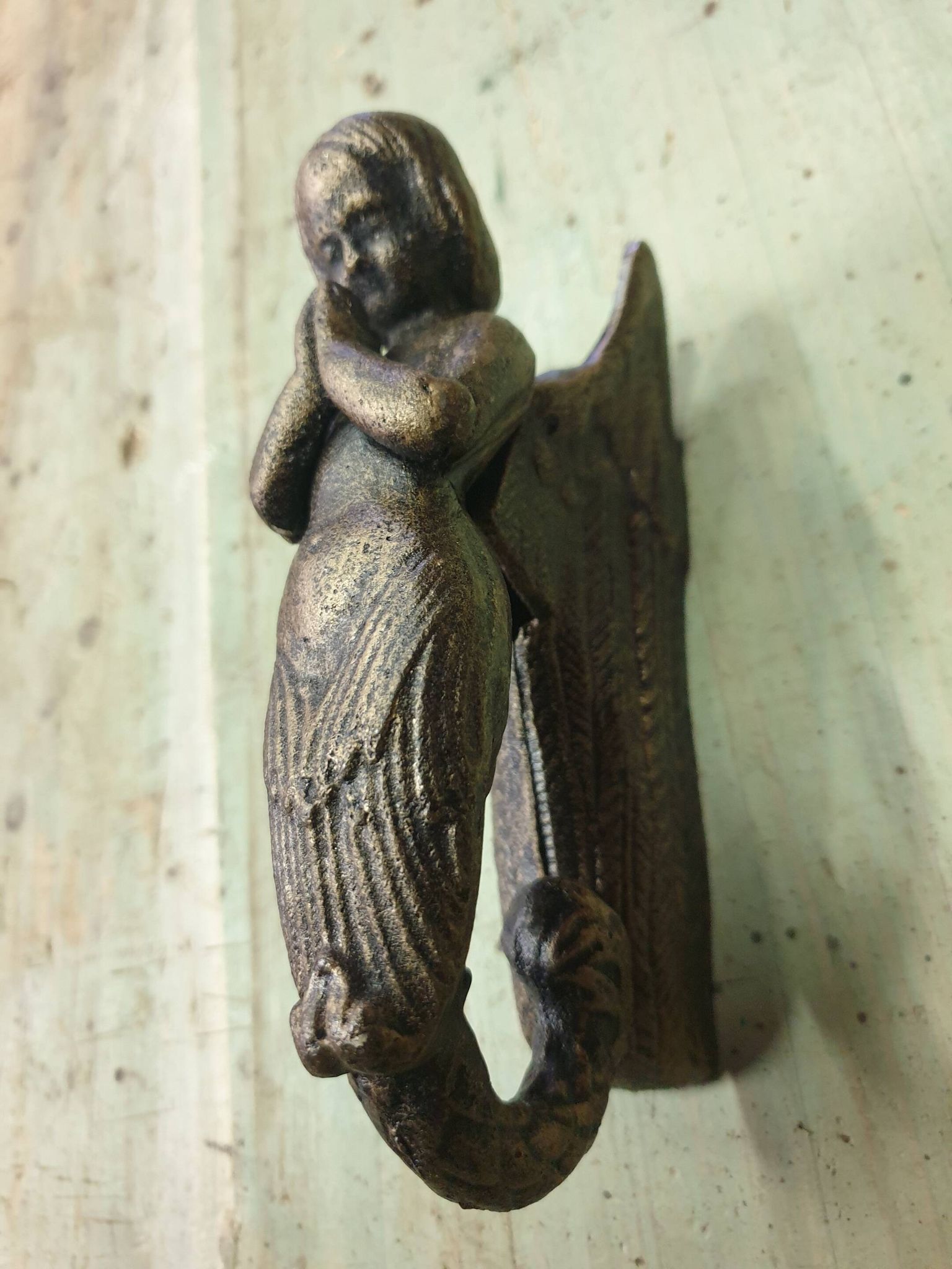 Petit heurtoir sirène ou angelot en fonte couleur bronze - xxè