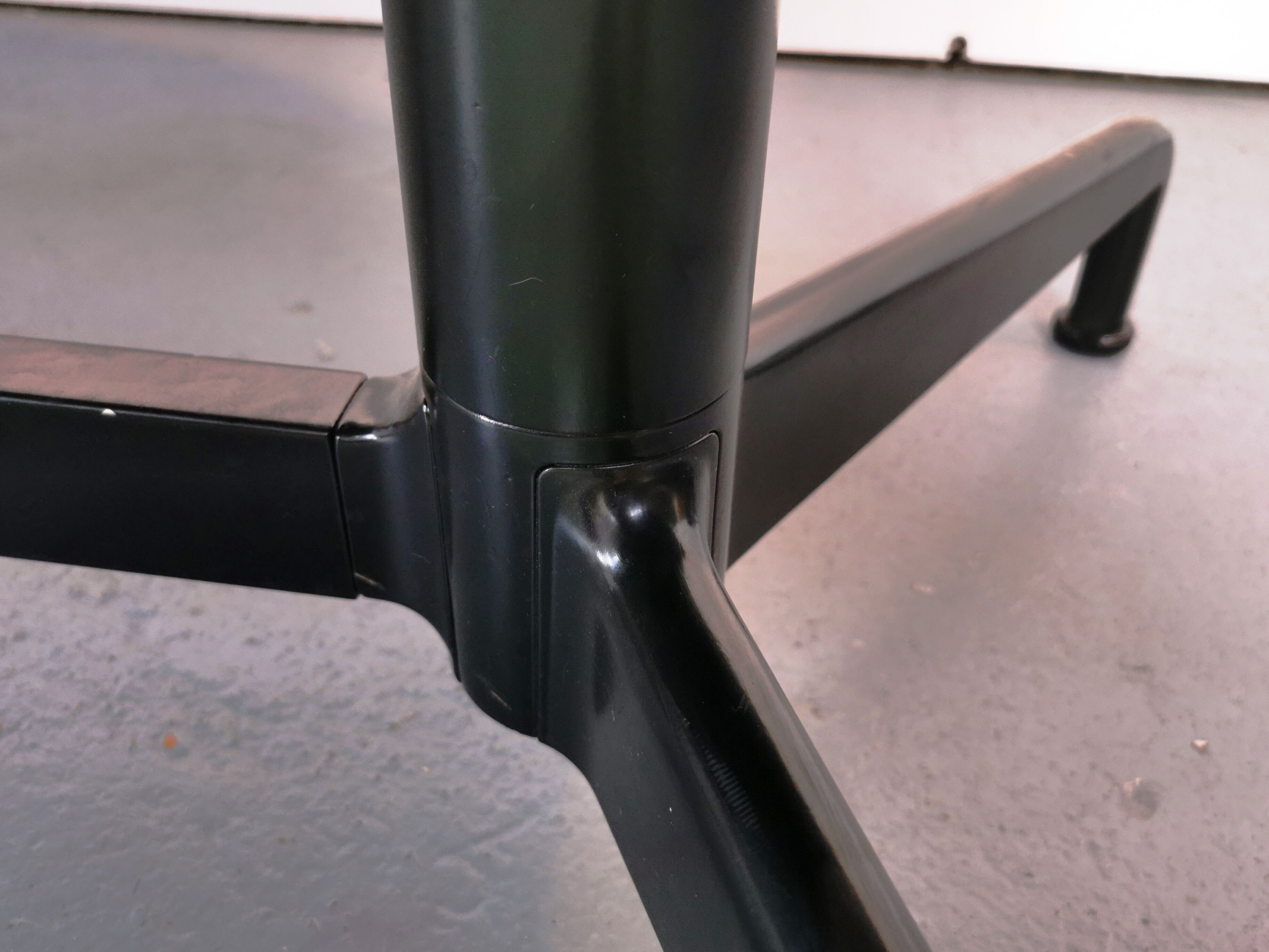 Castelli dining table