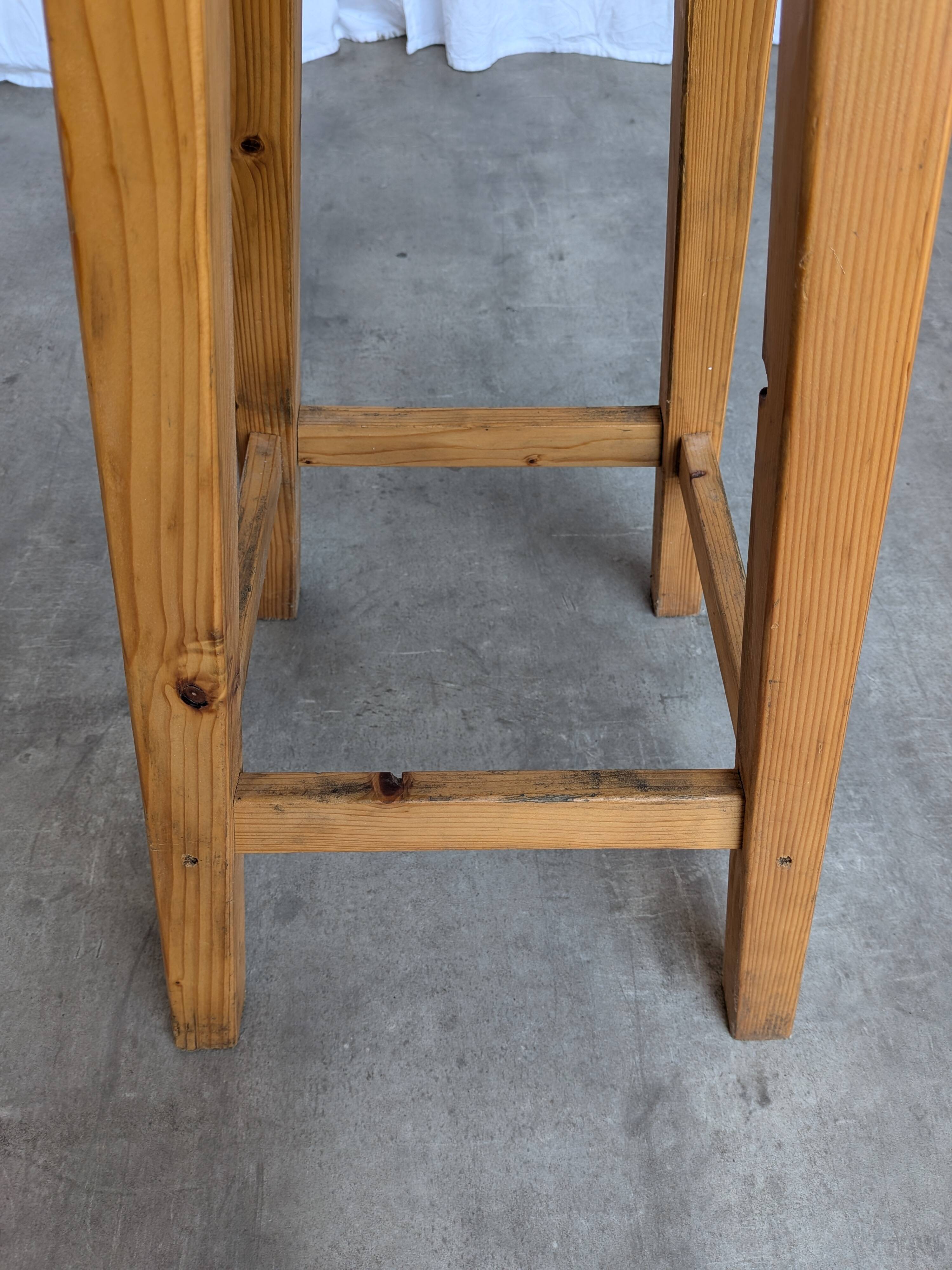 Vintage Wooden Bar Stool: Black Leather Seat, Mid-Century Bistro Style