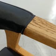 Fauteuil danois en chêne et cuir noir