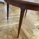 Extendable Scandinavian table