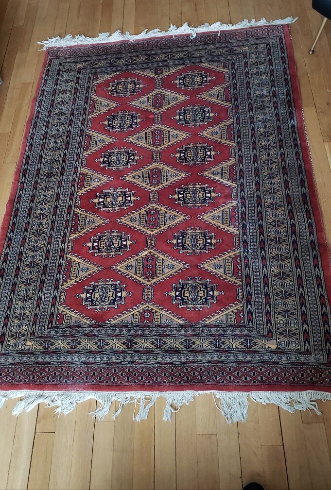 Hand-knotted wool carpet