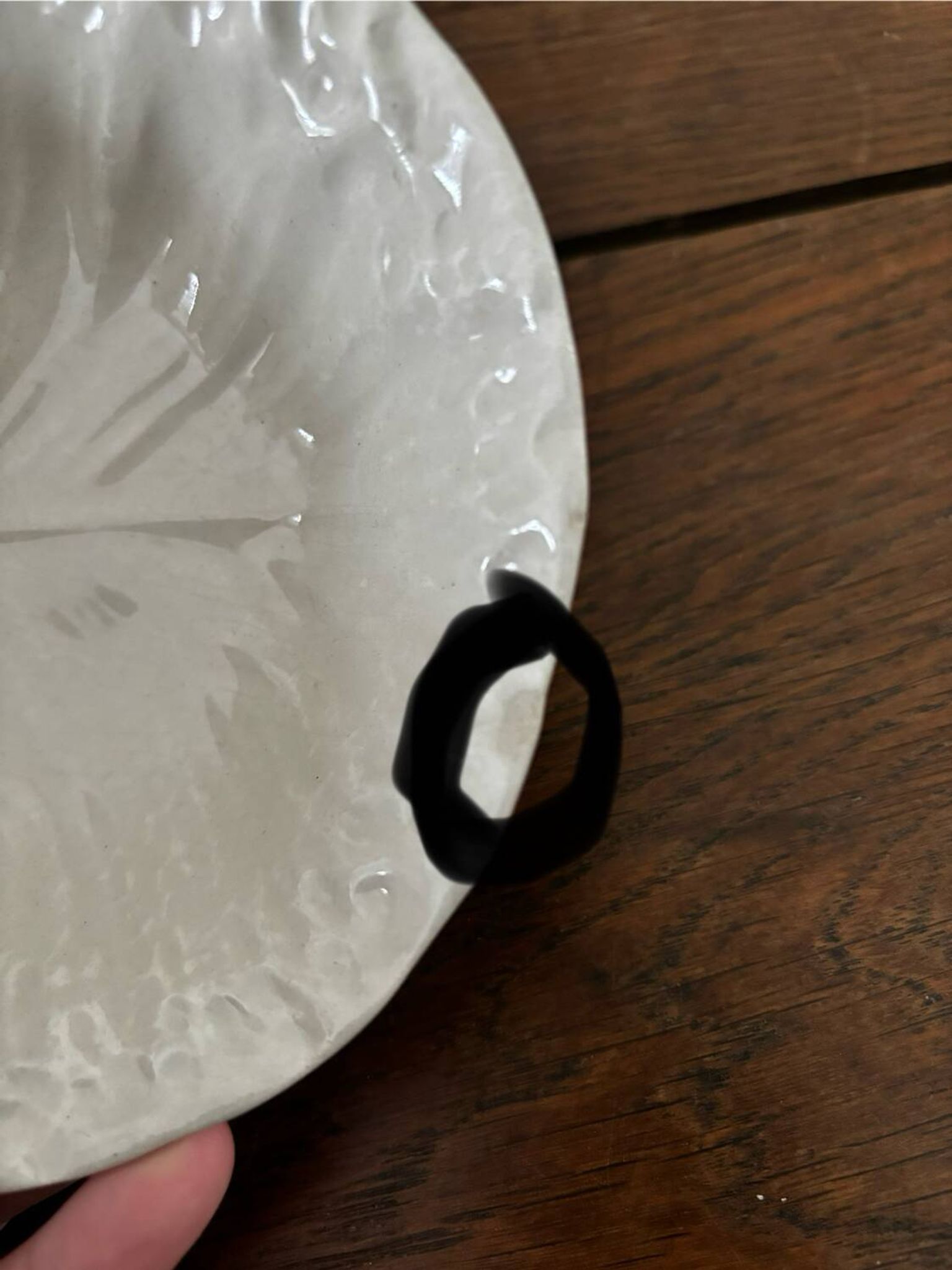 Vintage hollow dish and its 6 strawberry slip bowls
