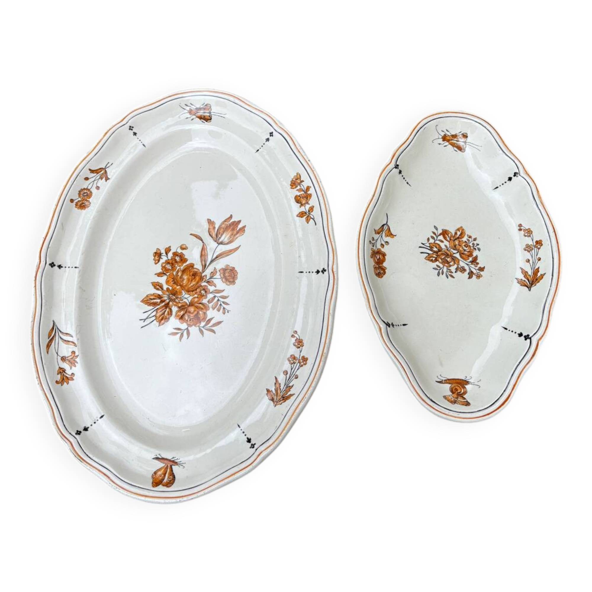 Duo of old plates Condé Longchamp – Terre de Fer, floral decoration & in