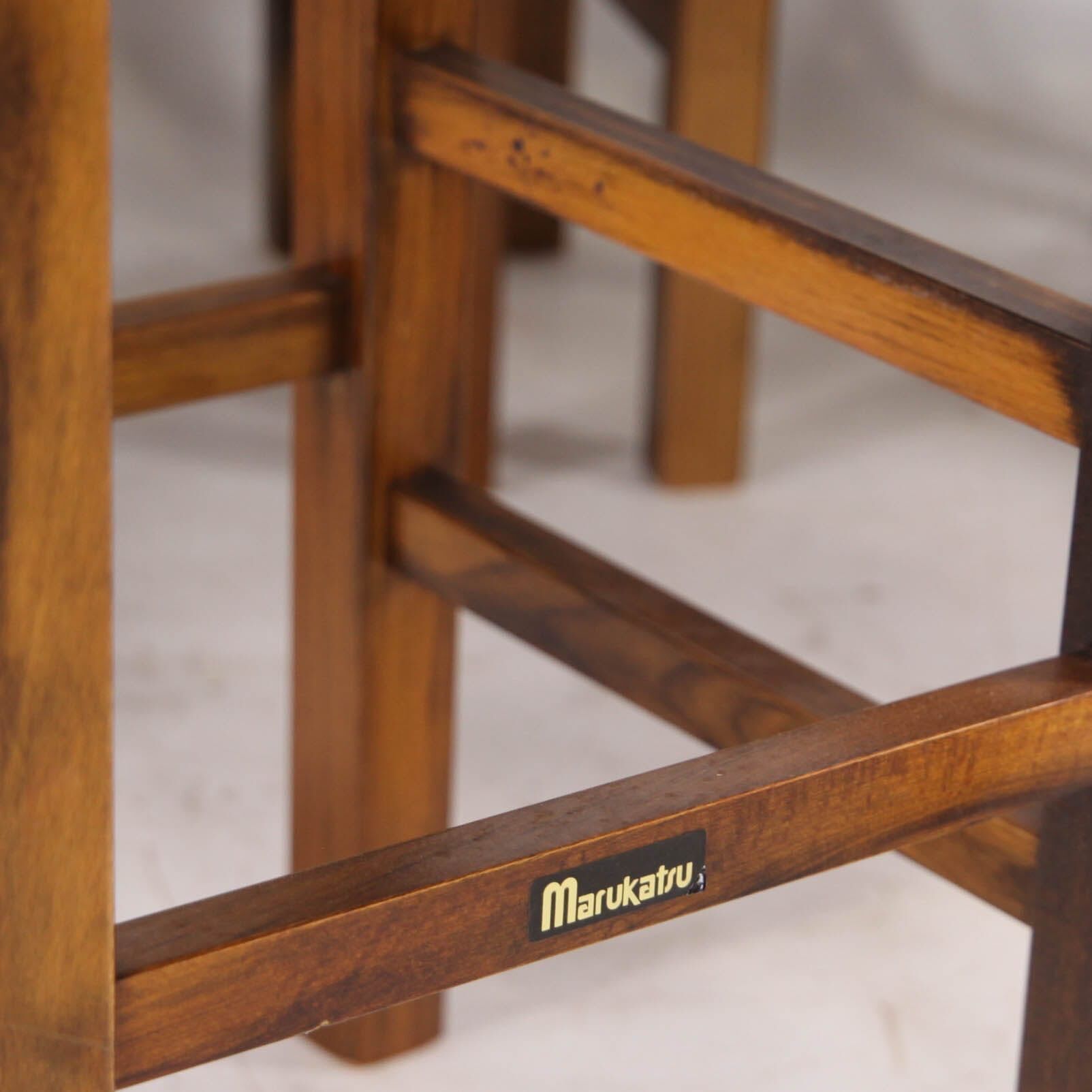 Suite de 8 tabourets en corde
