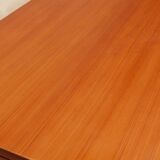 Expandable teak dining table