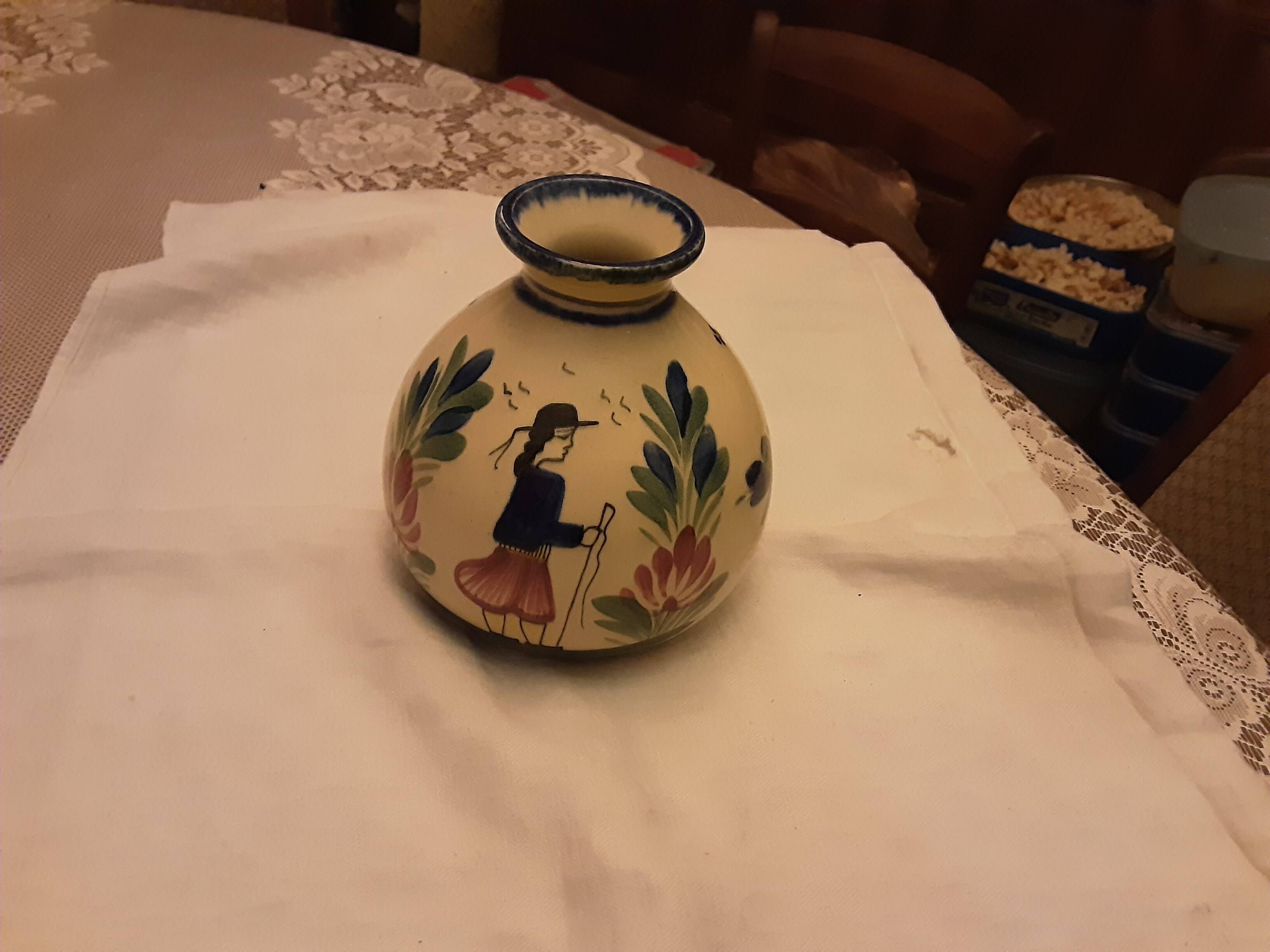 Quimper henriot earthenware vase