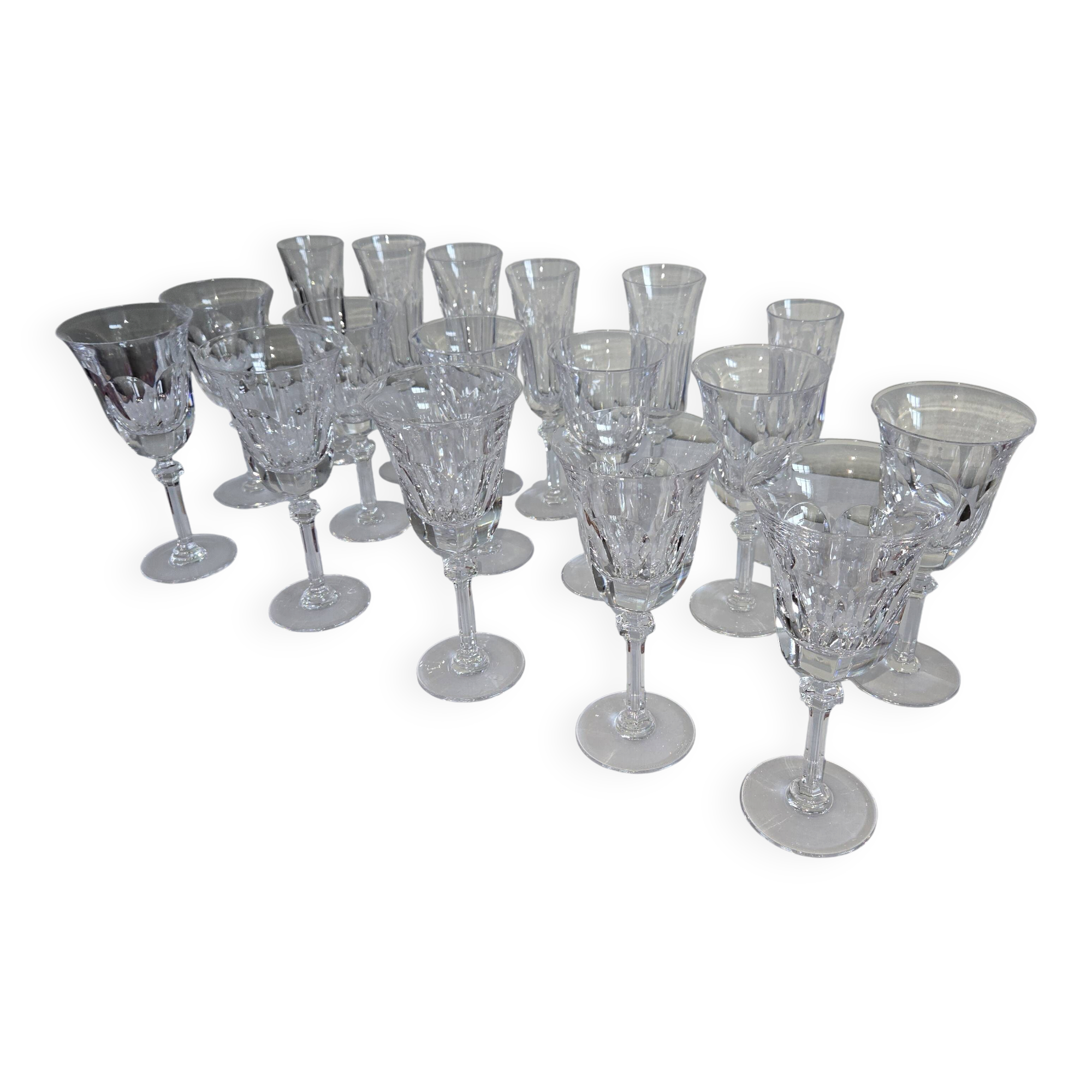 Baccarat Harcourt antique – Service of 17 crystal glasses – Very good condition