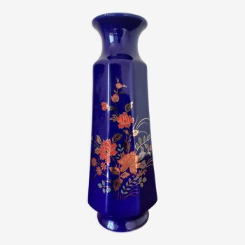 Vase bleu fleurs oranges et vertes