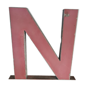 Lettre N en fer vintage