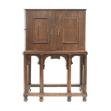 Travel cabinet on its base