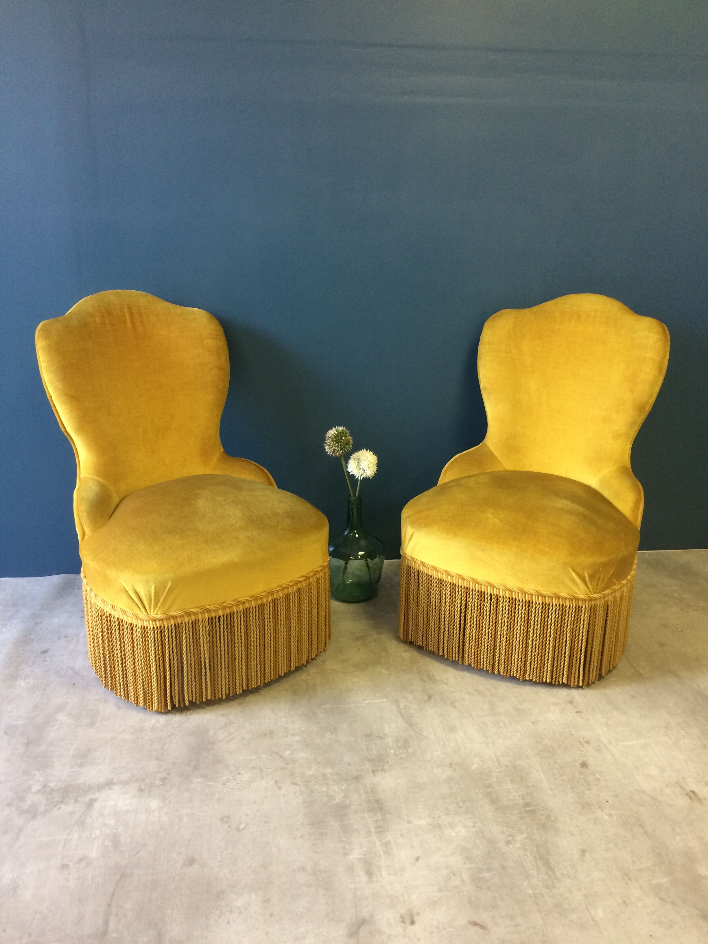 Set of 2 old gold toad armchairs
