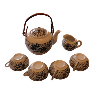 Lot of teapot, milk jug and 4 Japanese porcelain teacups