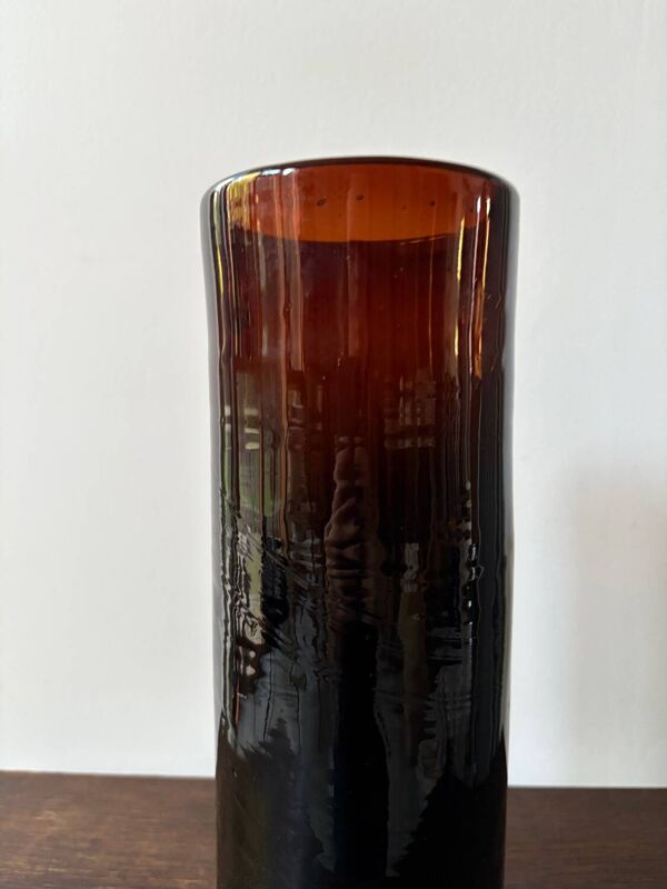 Vase en verre rouleau marron grenat années 70 vintage