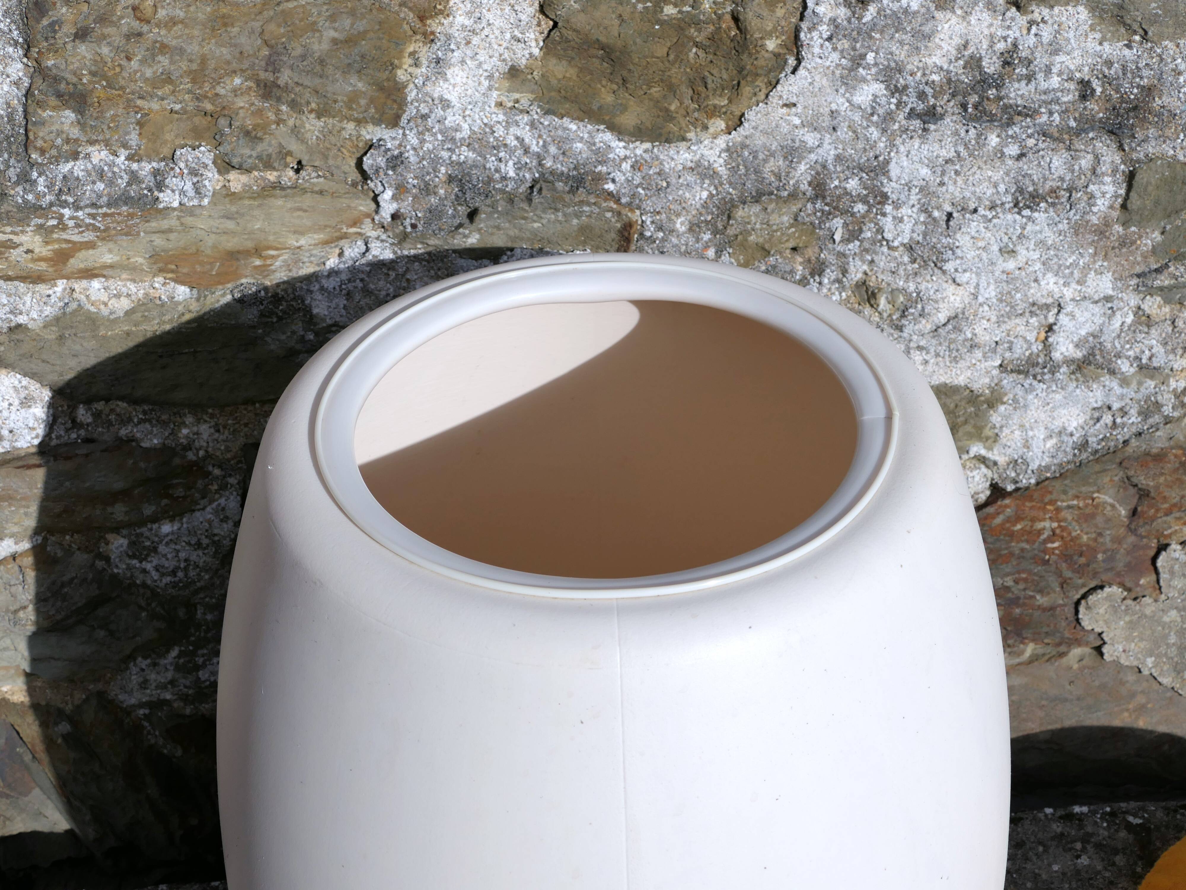 Pouf Vintage Design ou Tabouret / Coffre à linge Œuf Allibert