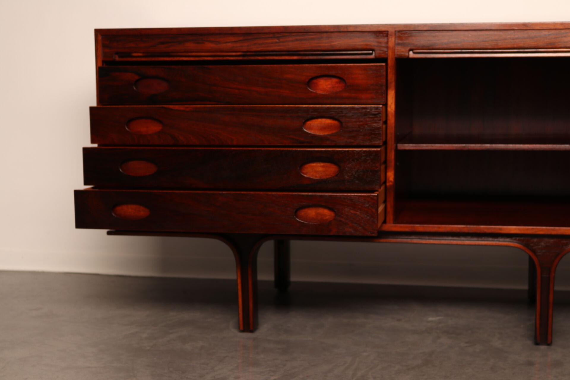 Sideboard in rio-rosewood by Gianfranco Frattini for Bernini - Italy - 1960's