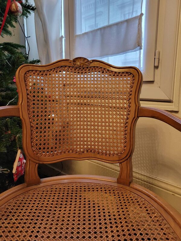 Fauteuil Louis XV en bois et cannage