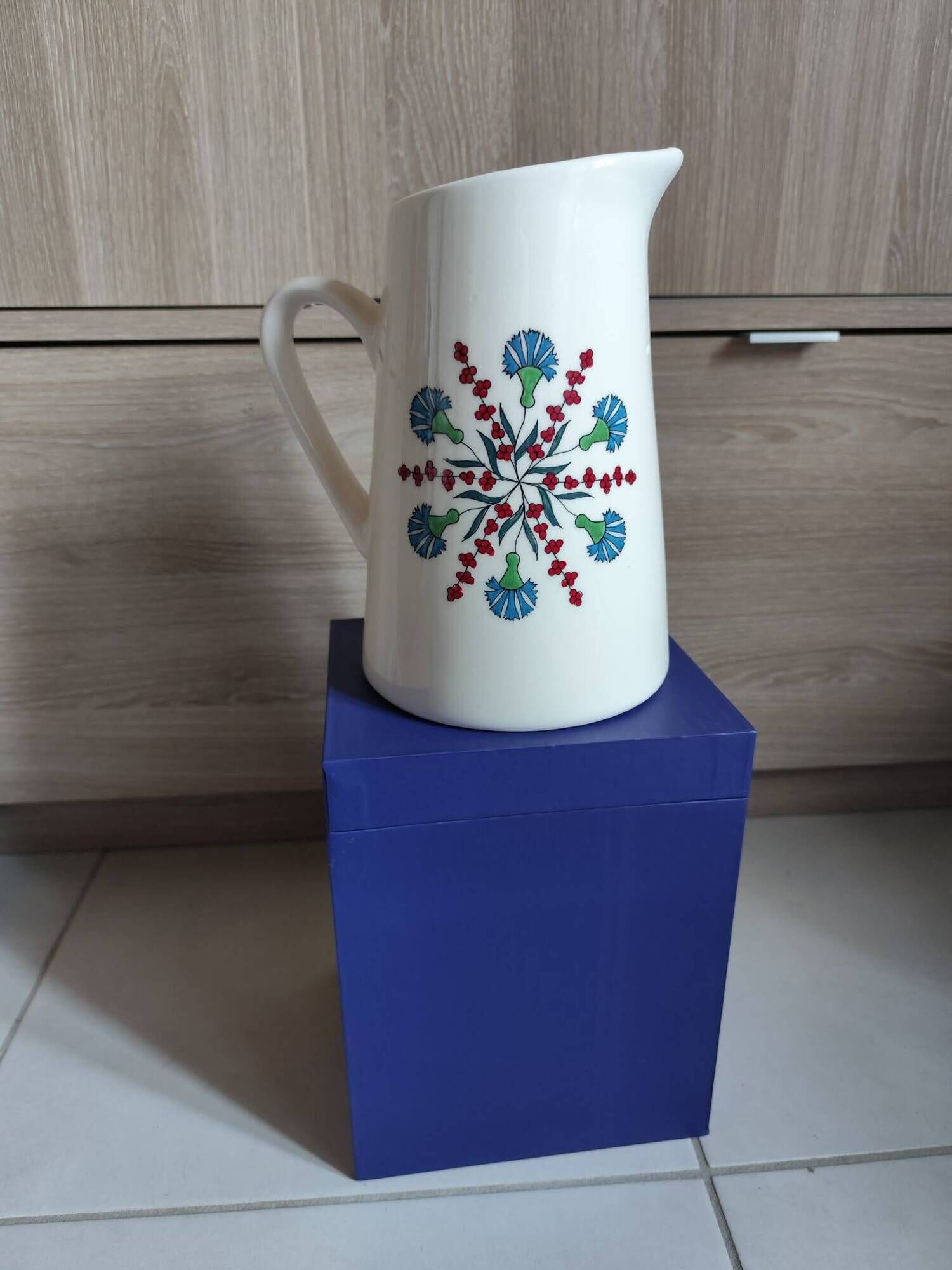Jug in genuine Limoges porcelain "Maison Manoï"