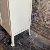 Armoire médicale - style industriel