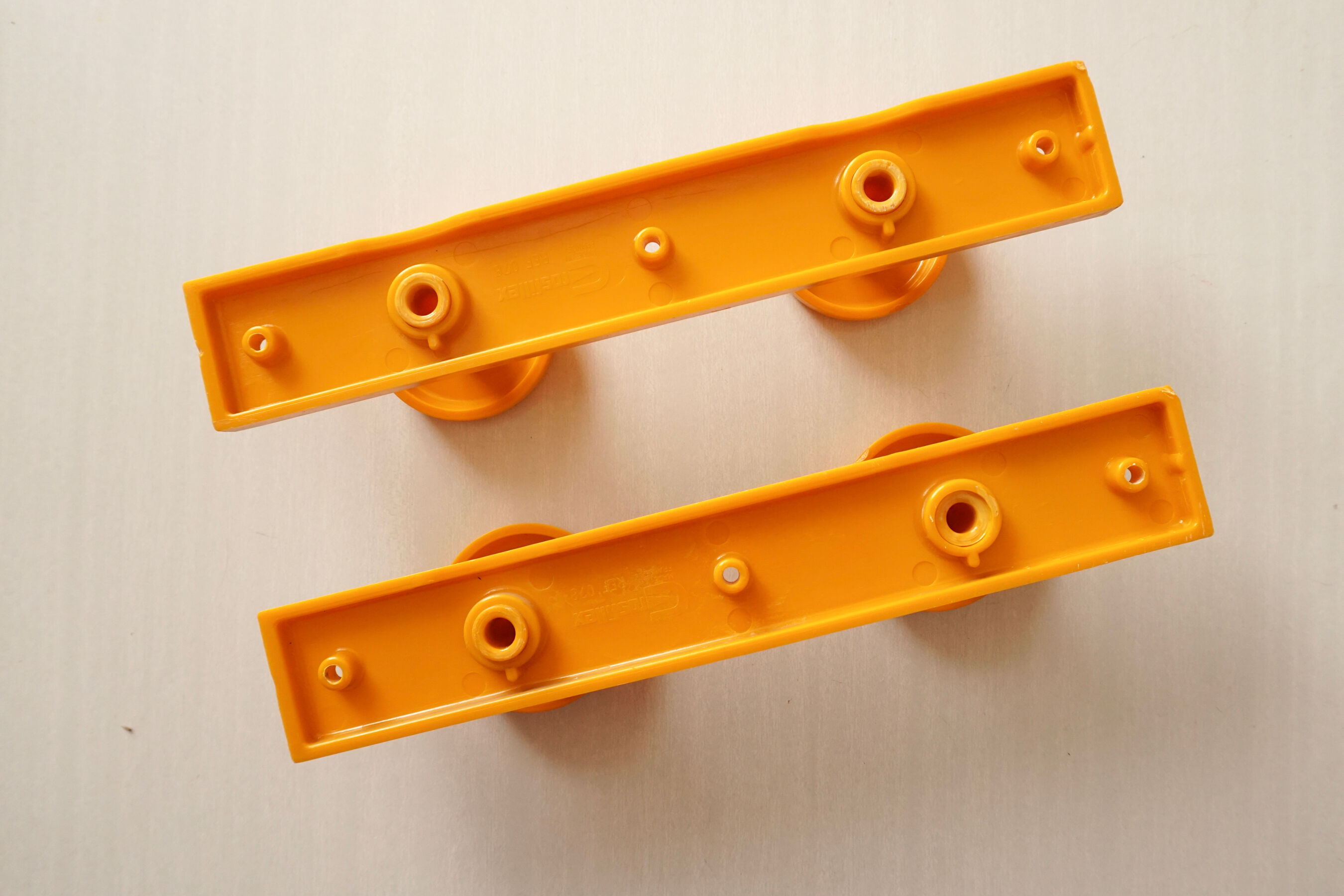 Double orange hooks 70's