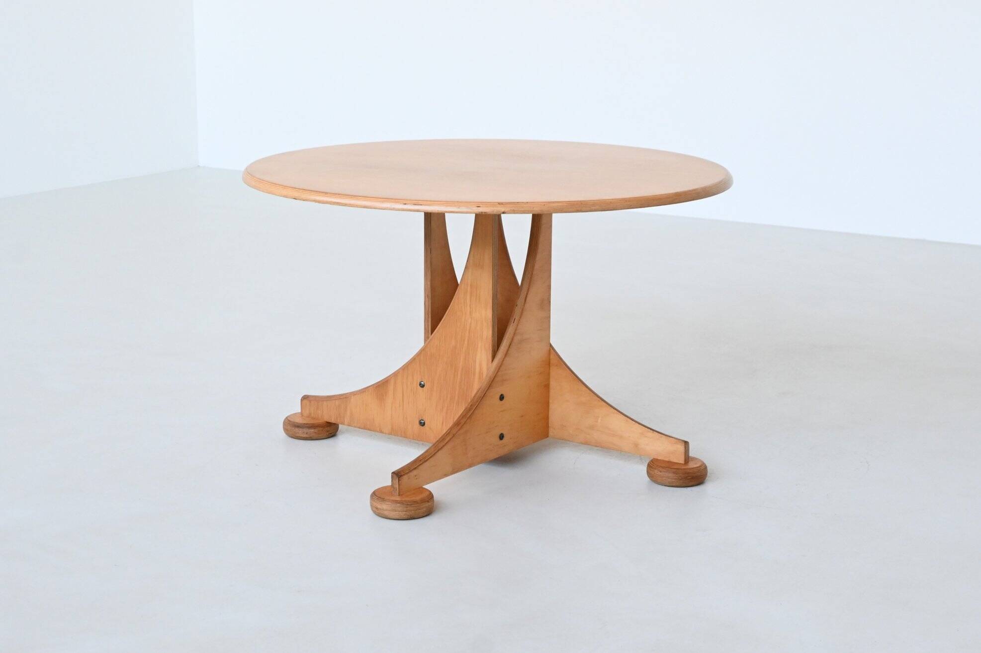 Sjoerd Soeters scuptural dining table in birch Lundia The Netherlands