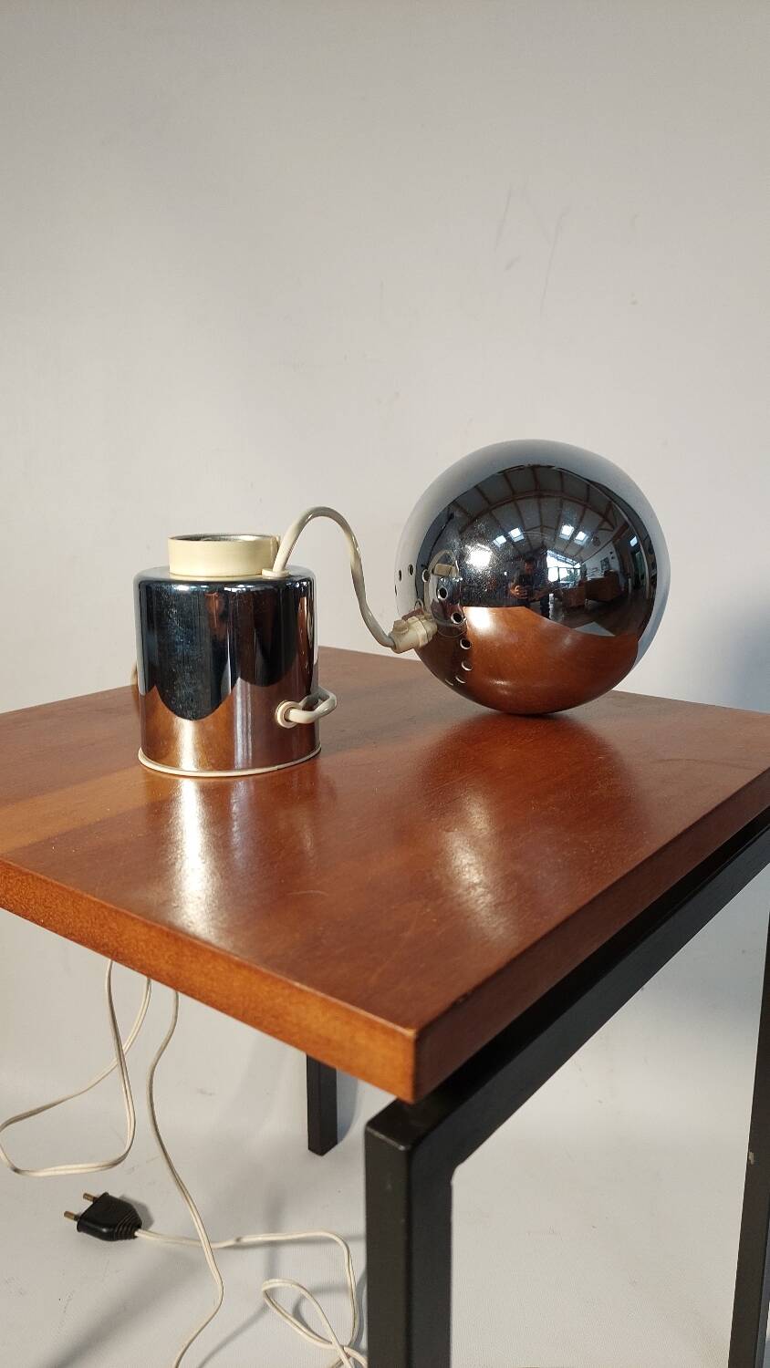 Eye ball, Reggiani table lamp 1970