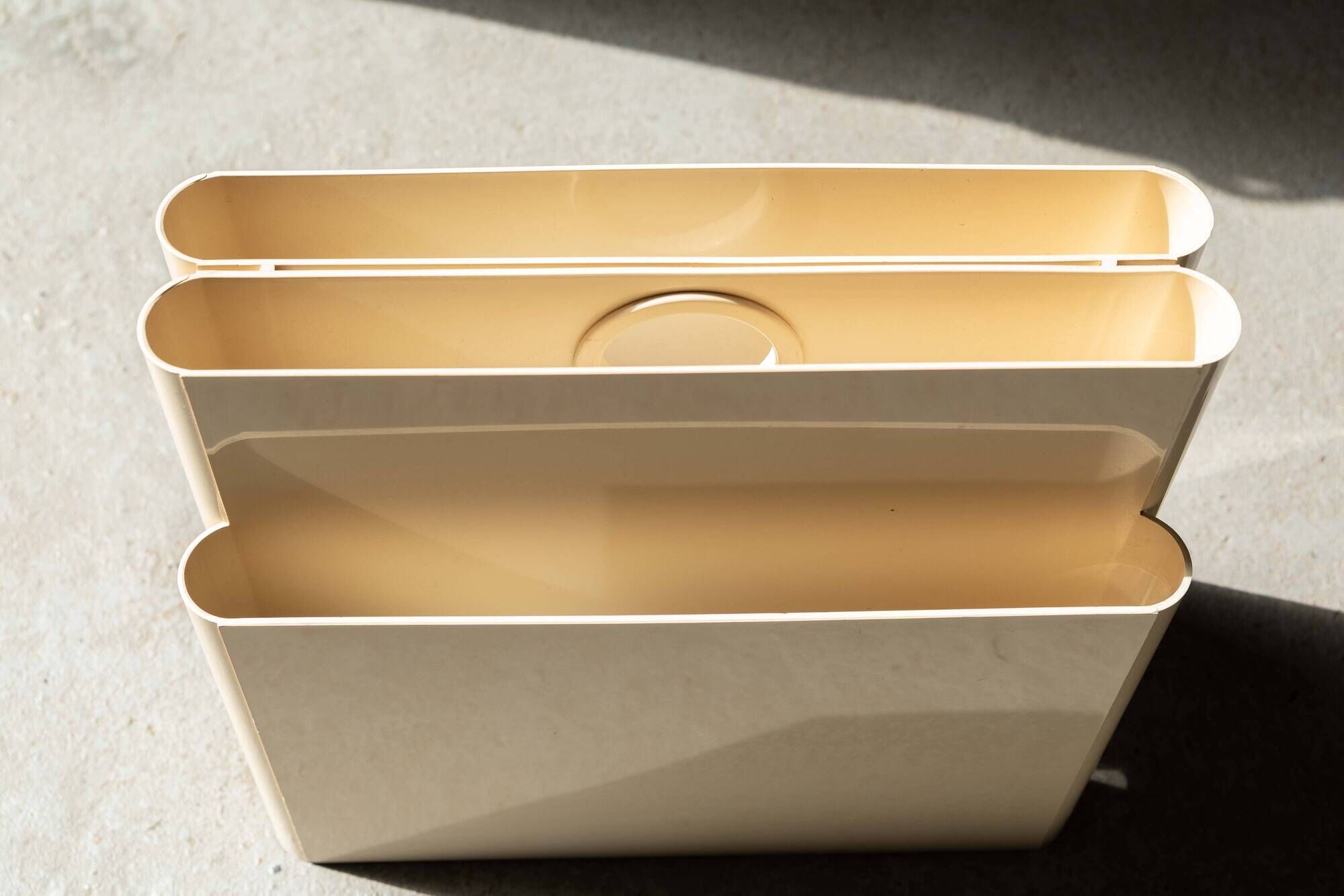 Magazine holder by Giotto Stoppino for Kartell, Italy, 1970's
