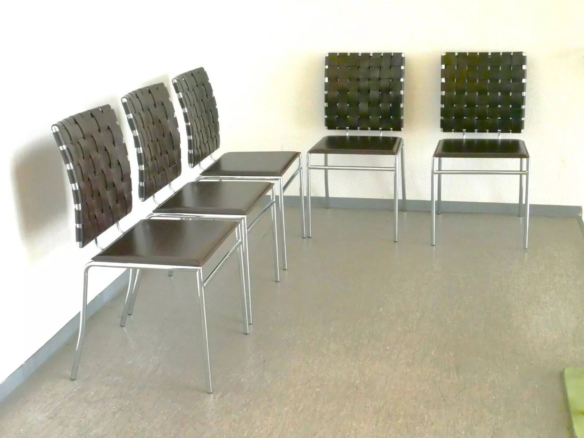 Chaise de salle à manger  cuir et chrome