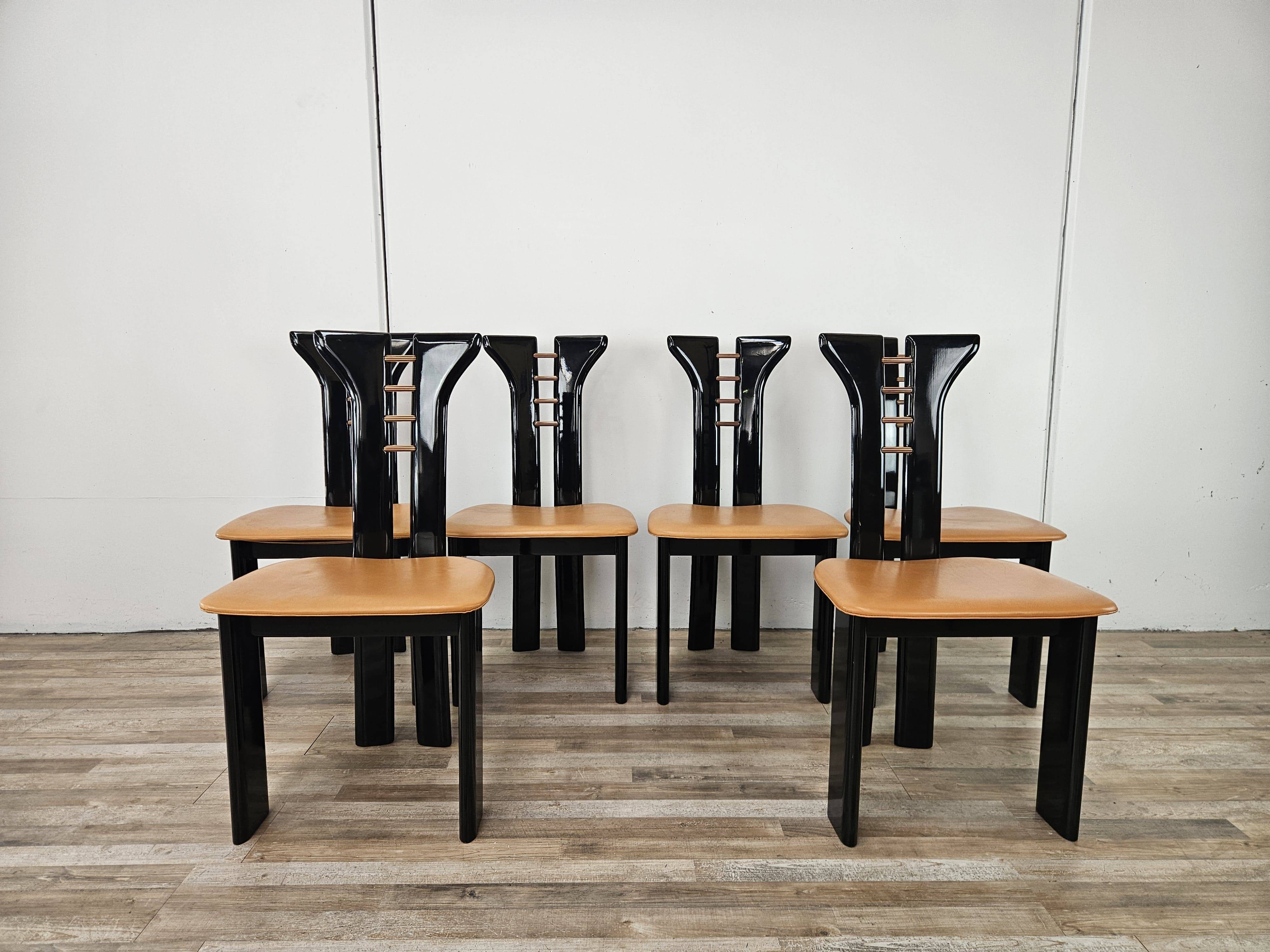 Ensemble de 6 chaises Pierre Cardin en bois laqué noir, 1970