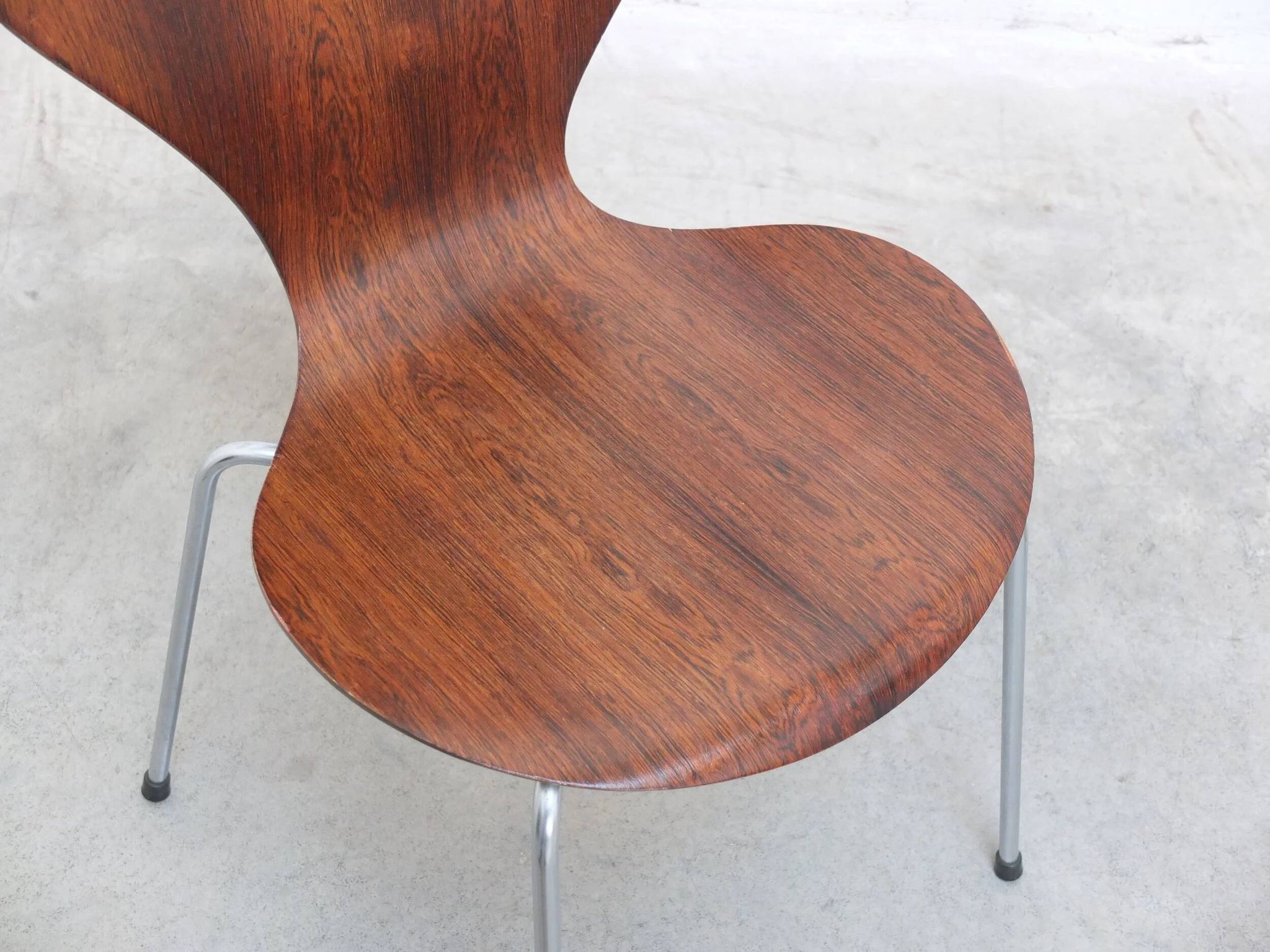 Pair of 'Series 7' chairs in rosewood by Arne Jacobsen for Fritz Hansen, 1955