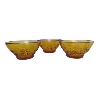 Bowls x 3 in vereco amber glass from the french manufacturer duralex. vintage.