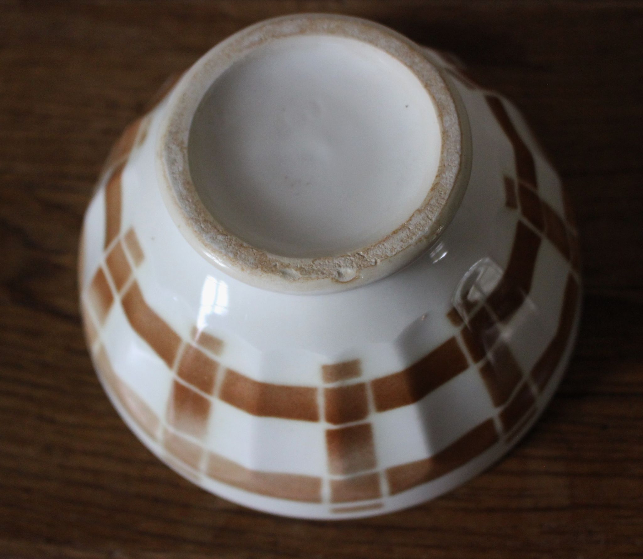Vintage bowl on foot with brown brown tartan motif white earthenware