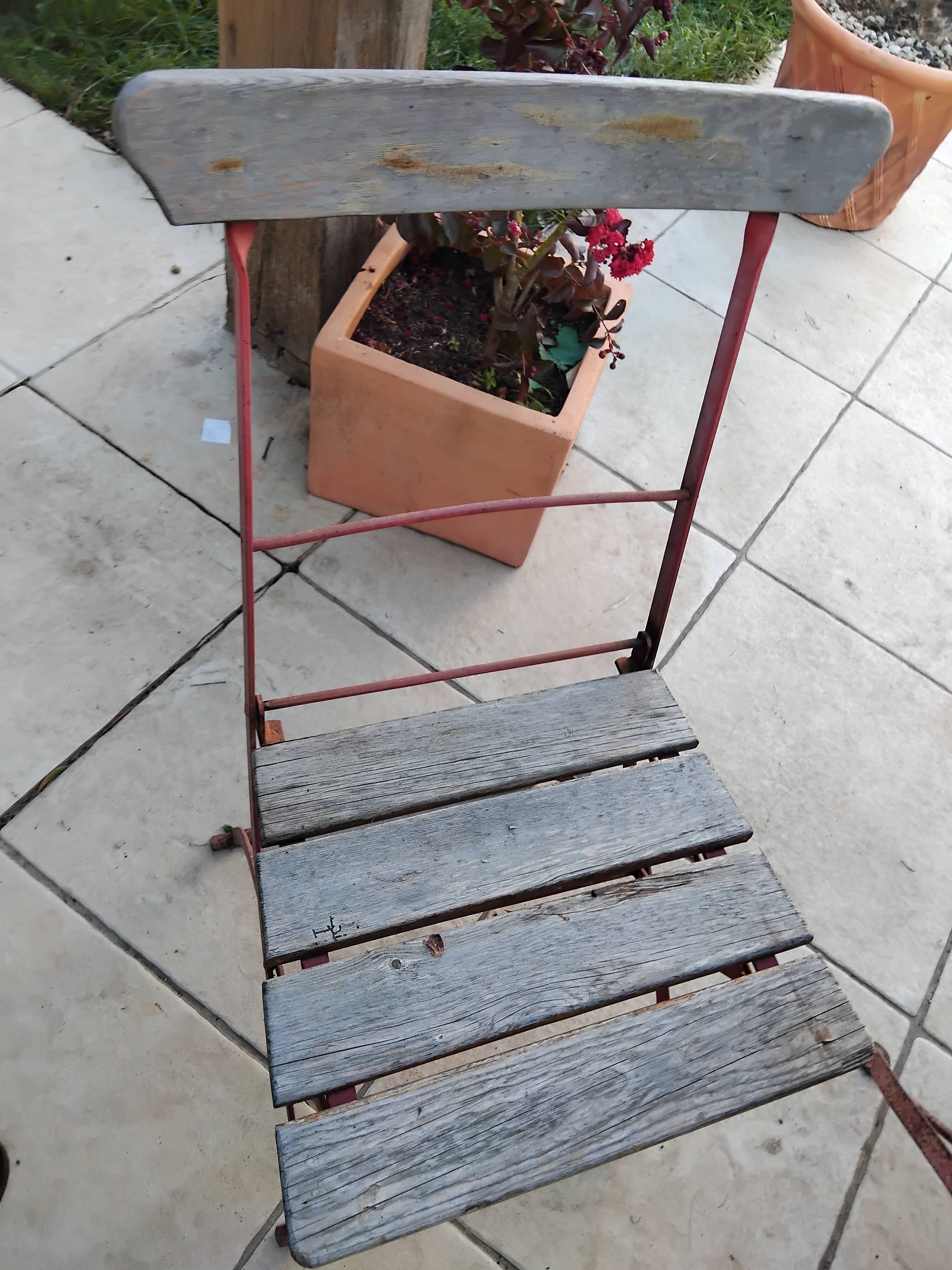 Table and 4 Bistro Guinguette chairs, antique circa 1900.