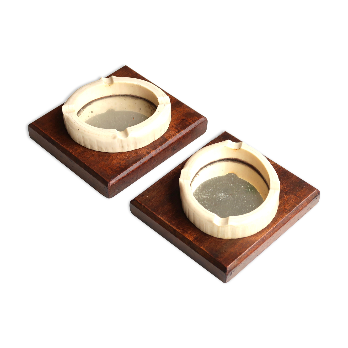 Pair of wooden and bakelite ashtrays with mirrored backs from the 1930s