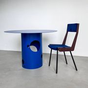 Table de salle à manger italienne contemporaine du XXIe siècle, silos, bleu électrique